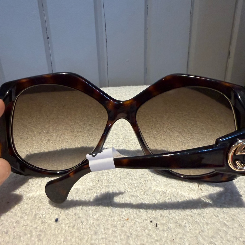 Elegant Brown Sunglasses - Picture 3 of 3